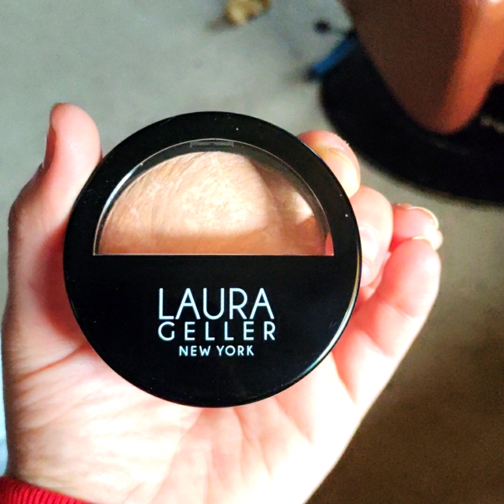 Laura Geller light shade